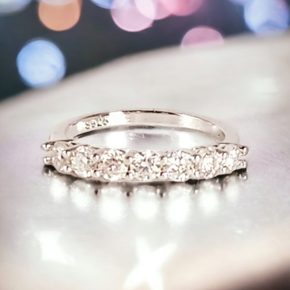 Half eternity moissanite band - Picture 5 of 8